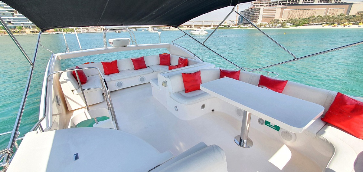 Аренда моторной яхты Majesty 56 XCLUSIVE III в Дубае